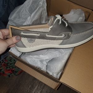 Grey sperry